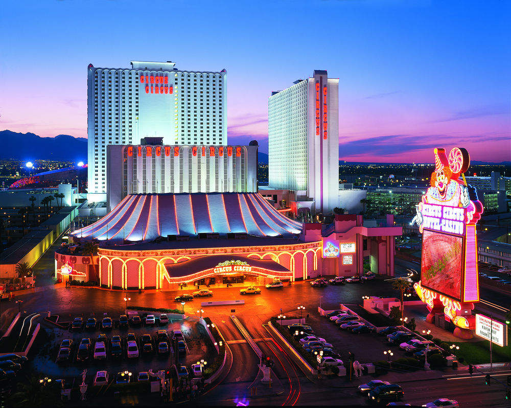 Where To Shop on the Las Vegas Strip (2022)